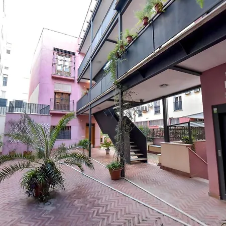 New! Luxury Design With Free Parking * Seville