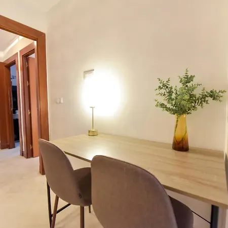 Apartment New! Luxury Design With Free Parking *