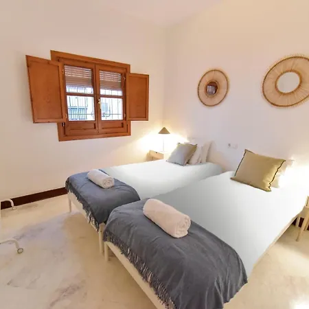 New! Luxury Design With Free Parking Apartment